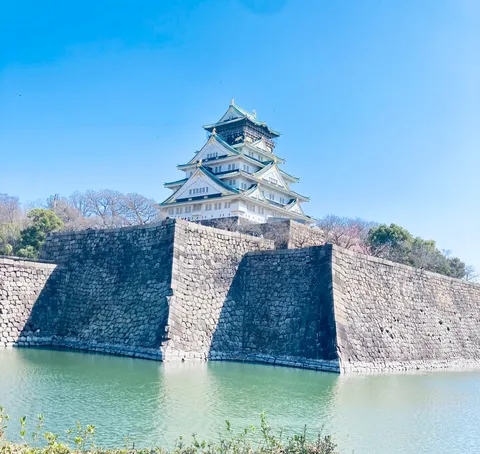 青空に浮かぶ城の印象