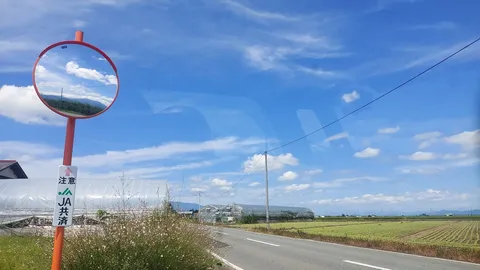 晴れた空と広がる田園風景