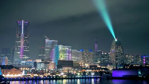 夜空を貫く光の輝き