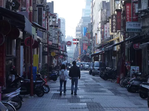 街の奥へ続く道