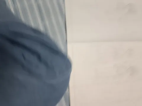 青と白の静かな瞬間