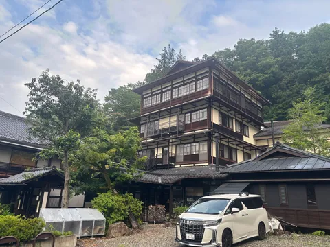 古都の湯けむり、趣ある宿