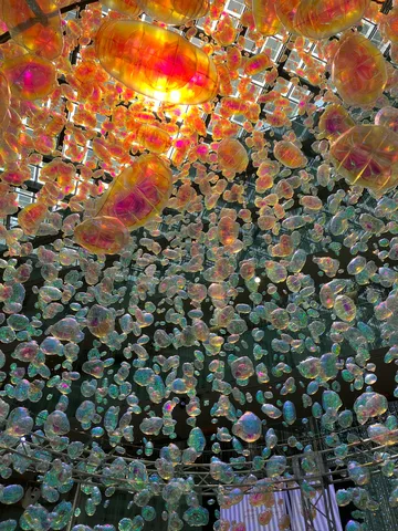 泡のような光の万華鏡