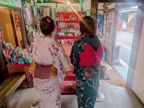 夏の風情をまとう二人