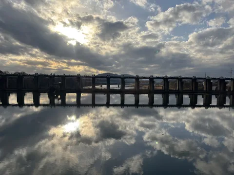 水面に映る空模様