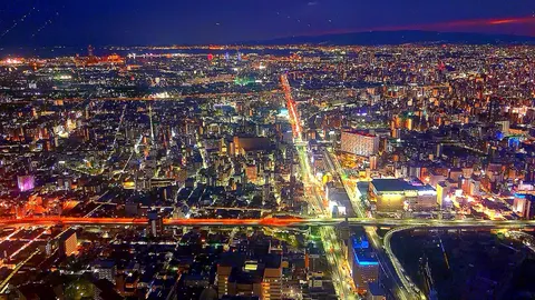 光の網が広がる夜の街
