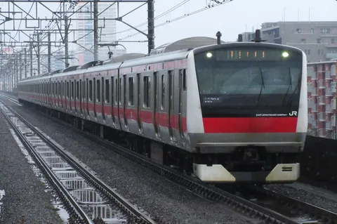 雨粒と鉄路の旅