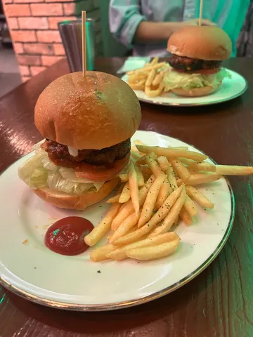 ポテトとバーガー、二つの誘惑