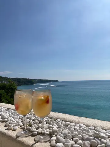 この景色、グラスも思わず乾杯！