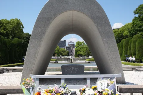 平和への祈り、未来への架け橋