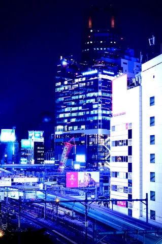ネオンが瞬く未来都市の夜景