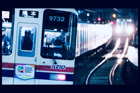 夜の帳、光る列車