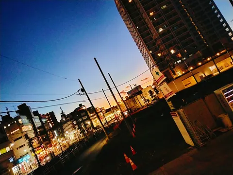 黄昏時、都市の鼓動