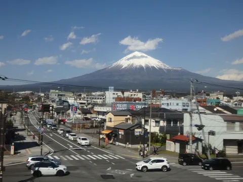 日常に寄り添う霊峰
