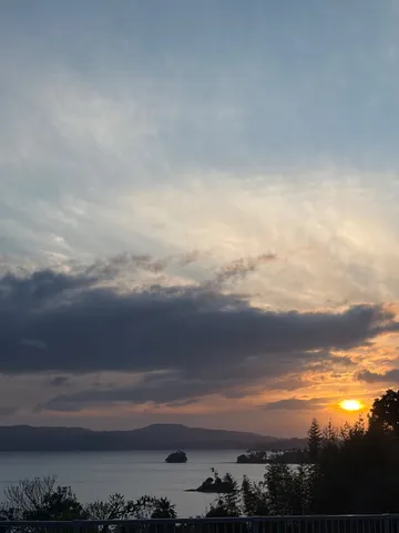 夕暮れの海と空