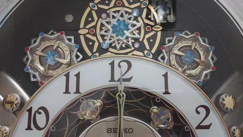時を彩るキラキラ時計
