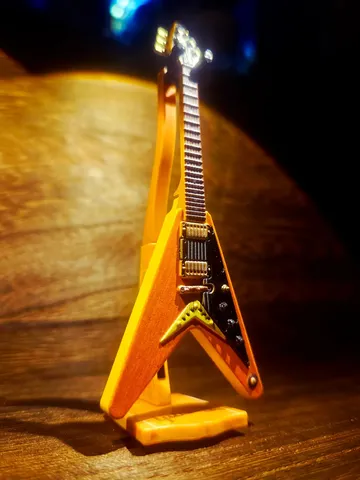 ロックなミニチュアギター