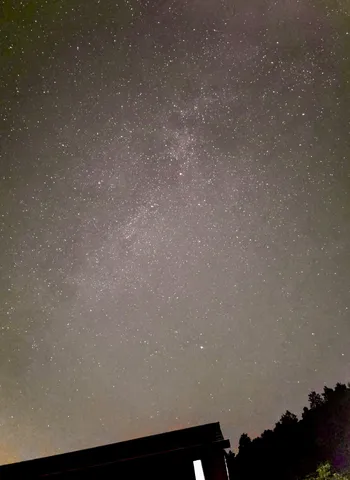 満天の星空と屋根