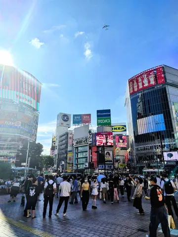 渋谷の光と人波