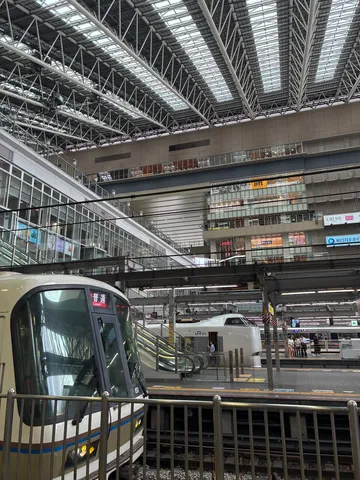 未来都市？駅？いや、日常です