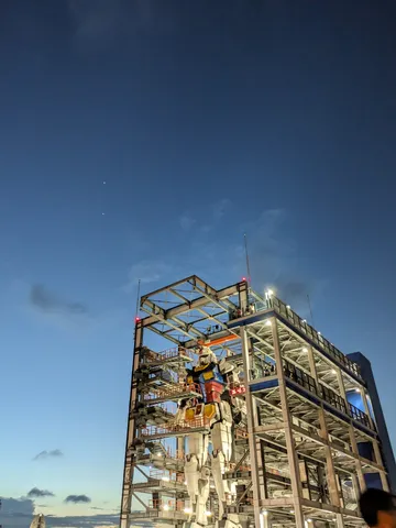 青い空と鋼の巨人