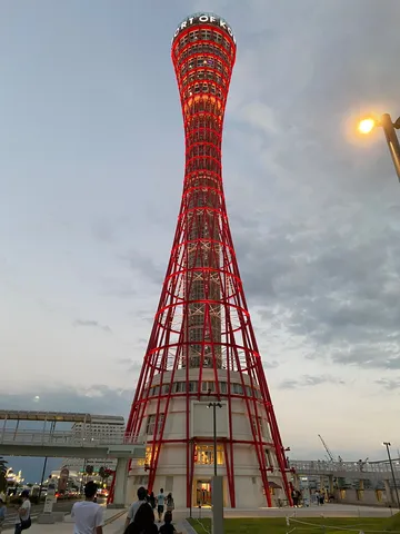 光と影、神戸のシンボル