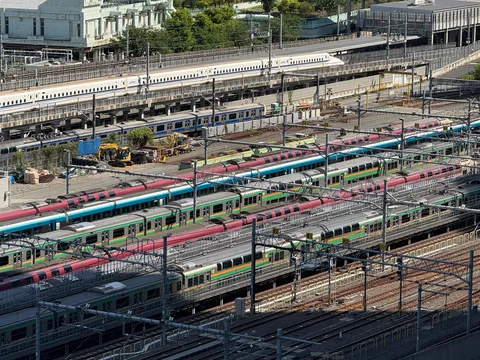 俯瞰する鉄道風景