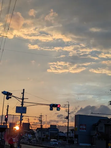 信号待ちの夕焼けグラデーション