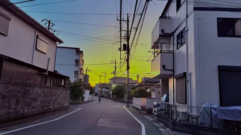 黄昏と電線の街角