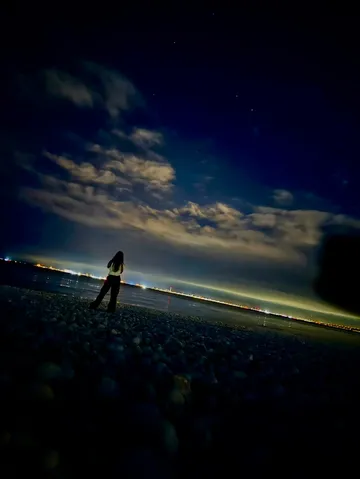 夜空と灯りのコントラスト