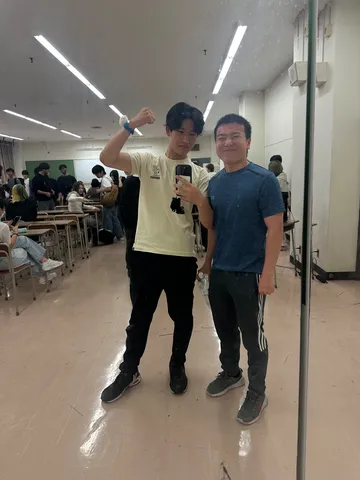 謎ポーズと最高の笑顔
