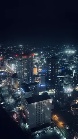 夜景に浮かぶ街の鼓動