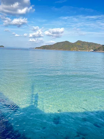 透明な海と穏やかな影