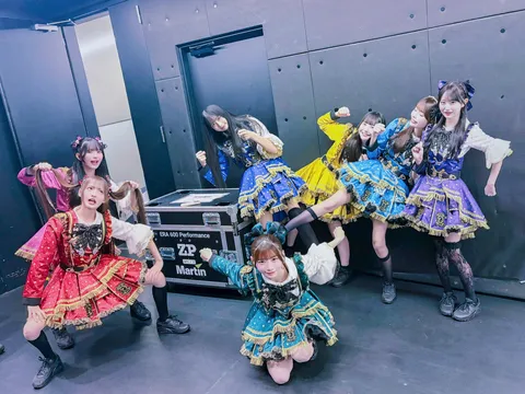 ステージ裏の秘密のダンスレッスン？