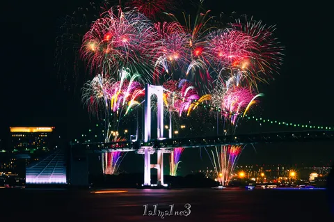 夜空を渡る光の橋
