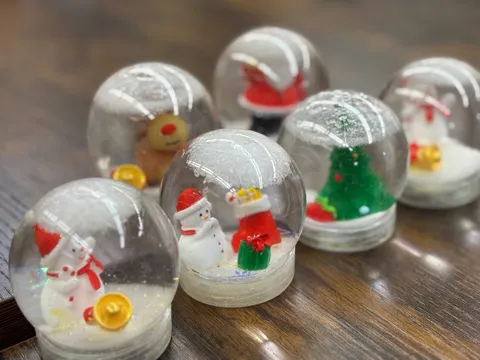雪の結晶、きらめくクリスマスの小宇宙