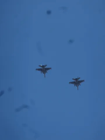 青空を翔ける翼