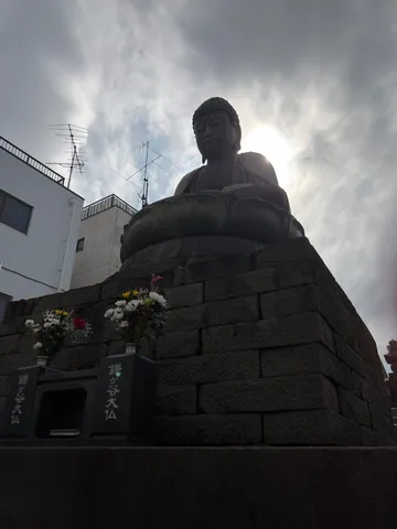 雲間から覗く仏様の温もり
