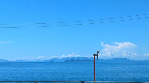 夏の青、水平線の彼方