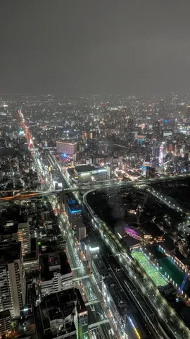 都会の夜景、光の川