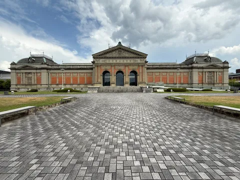 悠久の時を刻む、静謐なる建築