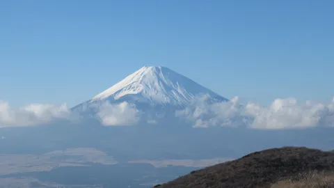 雲海に浮かぶ霊峰