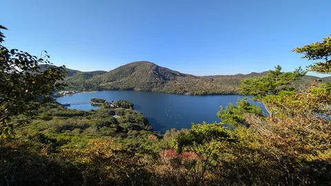 湖畔の静かな広がり