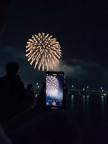 花火、リアルと液晶で二度見
