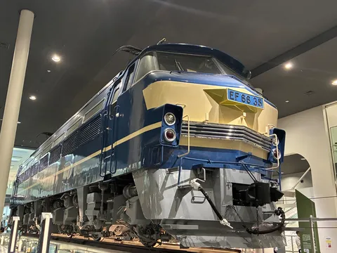 時代を駆けた蒼き巨星 EF66 35