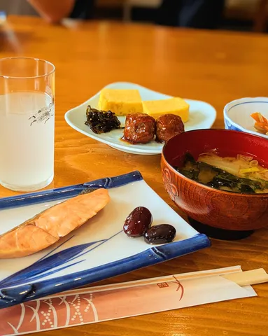 朝の和定食、いただきます