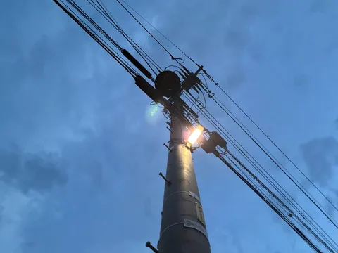 塾帰りの電柱