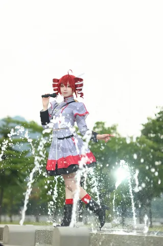 水しぶき舞うステージ