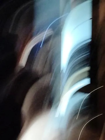 光の軌跡、一瞬の閃光