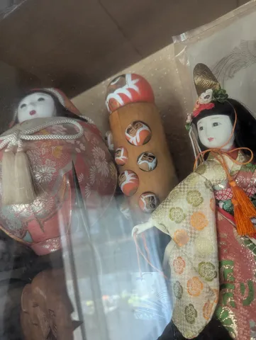 古風な趣の和人形たち
